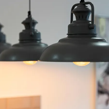 Апартаменты - Free Parking - Fast Wifi - Sleeps 4 *