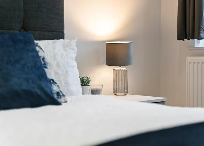 - Free Parking - Fast Wifi - Sleeps 4