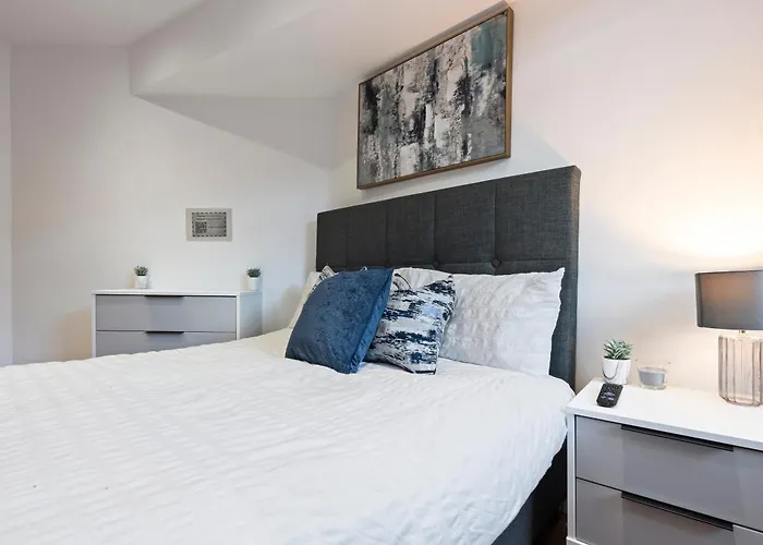 - Free Parking - Fast Wifi - Sleeps 4 * Лидс