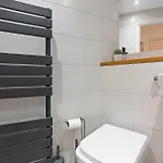 - Free Parking - Fast Wifi - Sleeps 4 Apartamento *