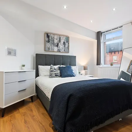 - Free Parking - Fast Wifi - Sleeps 4