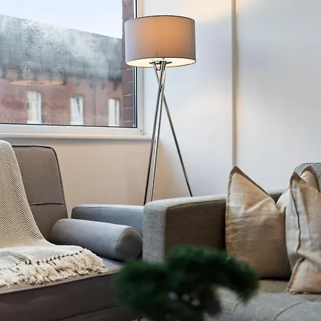 Modern Flat - Sleeps 4 - Parking Apartment *