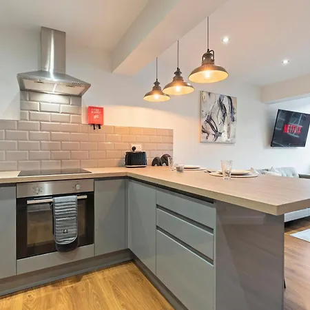 Modern Flat - Sleeps 4 - Parking Leeds (West Yorkshire)