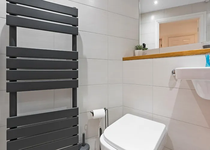 - Free Parking - Fast Wifi - Sleeps 4 Apartamento *