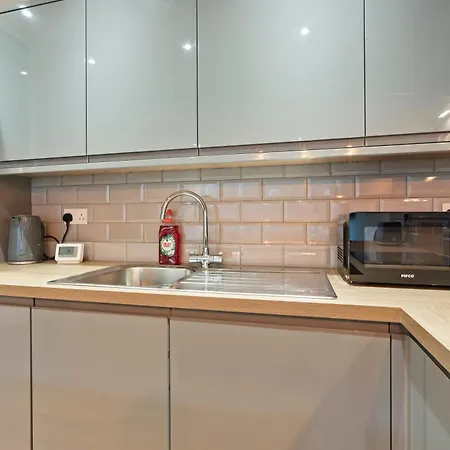 Apartment Modern Flat - Sleeps 4 - Parking Leeds (West Yorkshire)